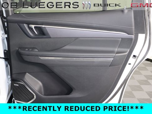 Certified 2025 Buick Enclave Sport Touring AWD/4WD image 15