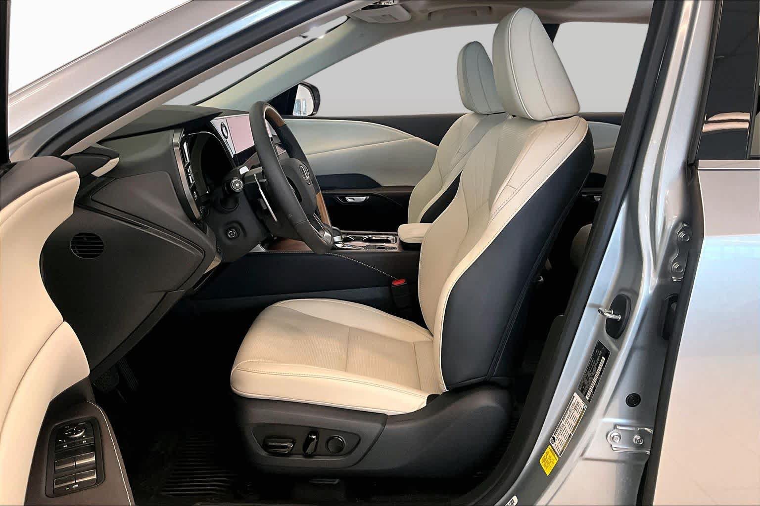 Used 2026 Lexus RX 350 Premium Plus w/ Convenience Package AWD/4WD image 7