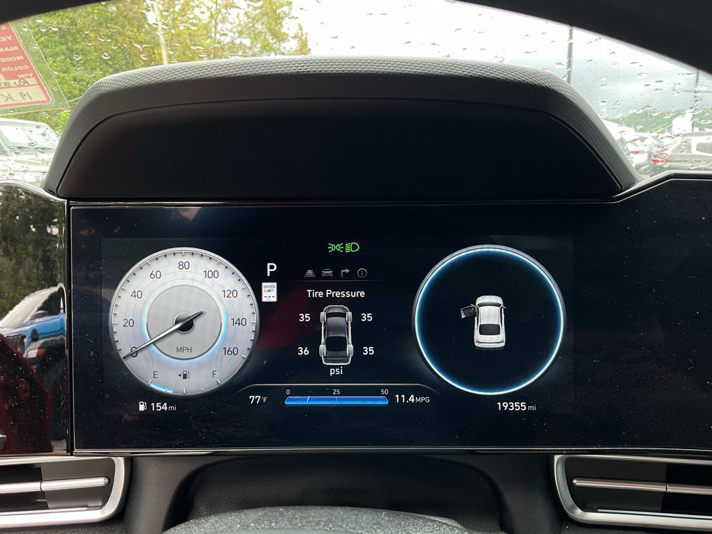 Used 2024 Hyundai Elantra SEL FWD image 14