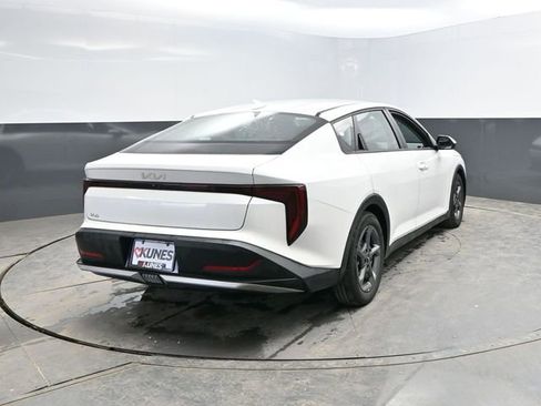 Used 2025 Kia K4 LXS image 9
