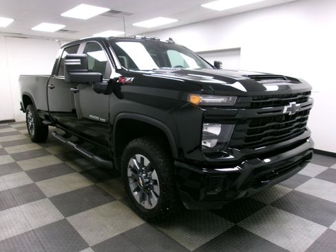 Used 2024 Chevrolet Silverado 2500 Custom w/ Custom Value Package AWD/4WD image 13