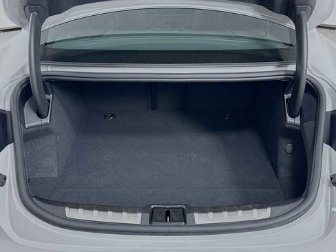 Used 2025 Porsche Taycan image 28