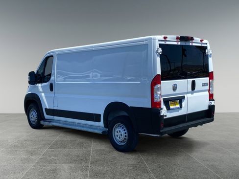 Used 2025 RAM ProMaster 2500 w/ U-Haul Equipment Group FWD image 3