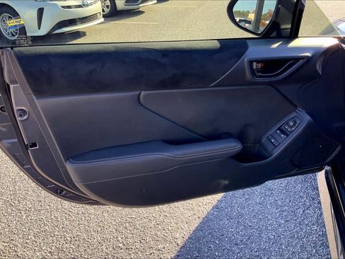 Used 2023 Toyota GR86 Premium image 19