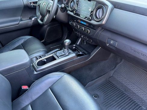 Used 2021 Toyota Tacoma TRD Sport w/ TRD Premium Sport Package image 15