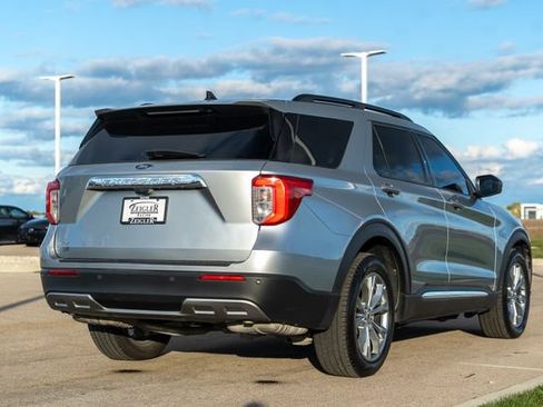 Used 2023 Ford Explorer XLT w/ Equipment Group 202A RWD image 7