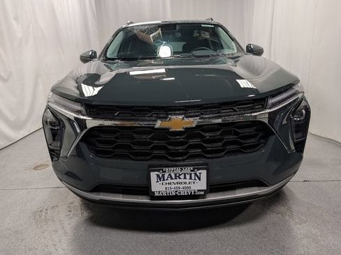 New 2026 Chevrolet Trax LT w/ Sunroof Package FWD image 7