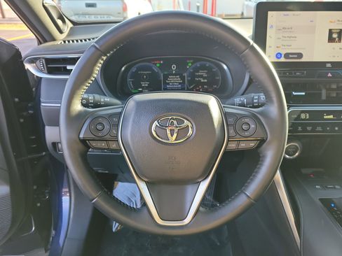 Used 2024 Toyota Venza Limited image 21