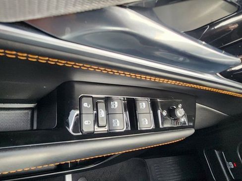 Used 2022 Jeep Grand Wagoneer Series III image 38