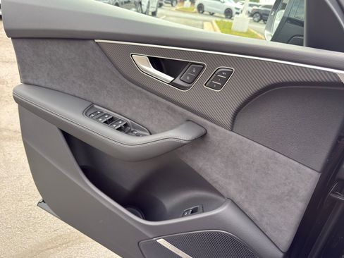 New 2026 Audi SQ8 Premium Plus image 23