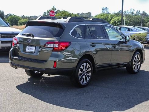 Used 2017 Subaru Outback 3.6R Limited AWD/4WD image 5
