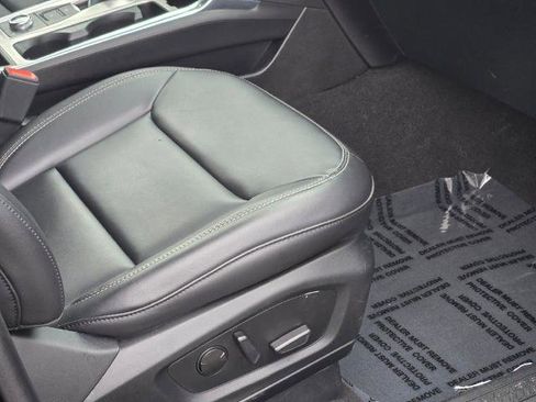 Certified 2023 Ford Explorer XLT w/ Equipment Group 202A AWD/4WD image 7