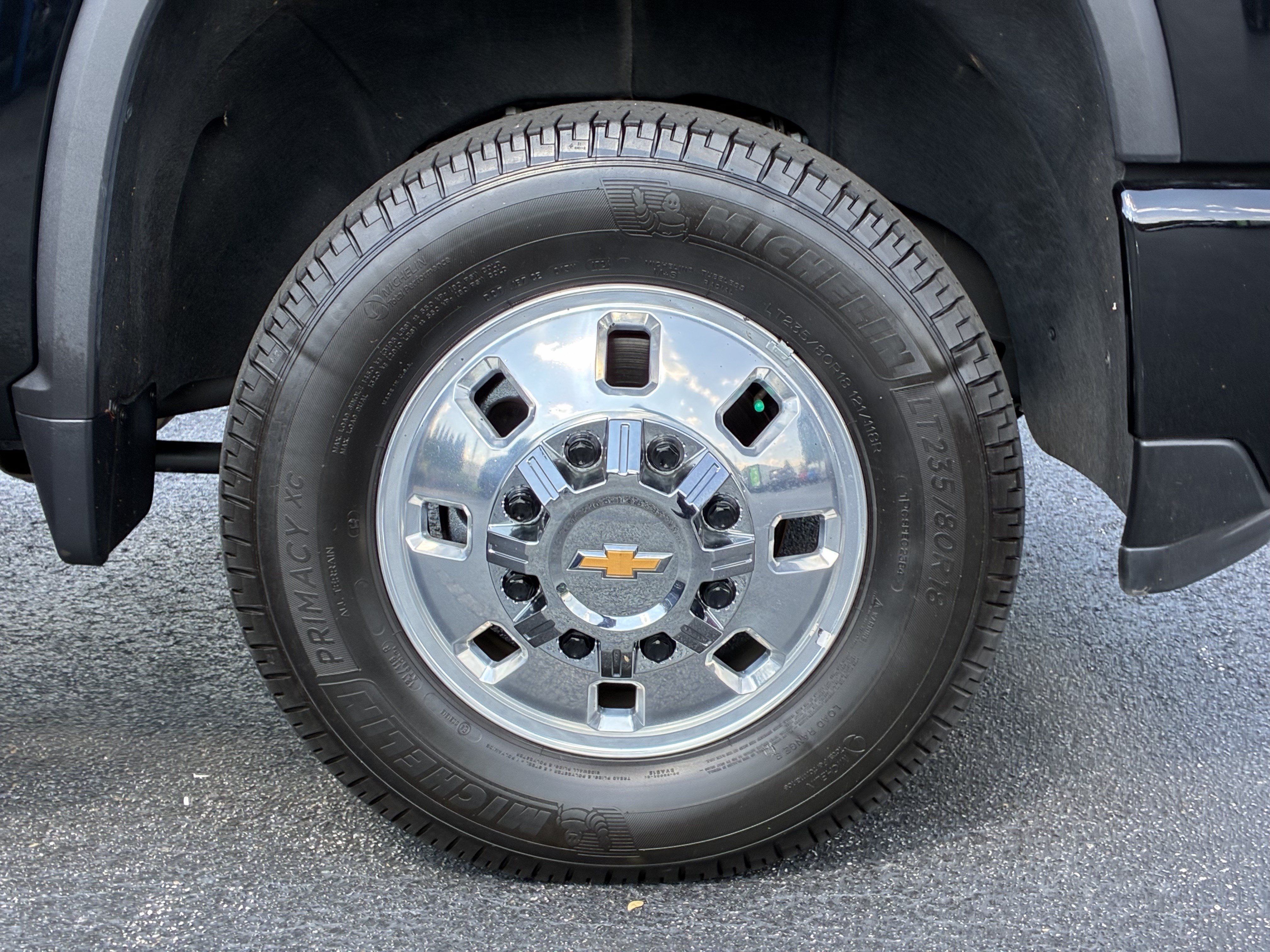 Used 2025 Chevrolet Silverado 3500 High Country w/ High Country Premium Package AWD/4WD image 7