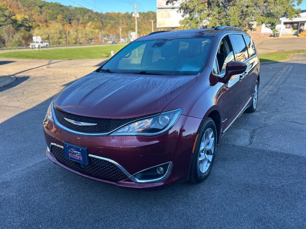Used 2019 Chrysler Pacifica Touring-L Plus w/ Advanced Safetytec Group FWD image 1