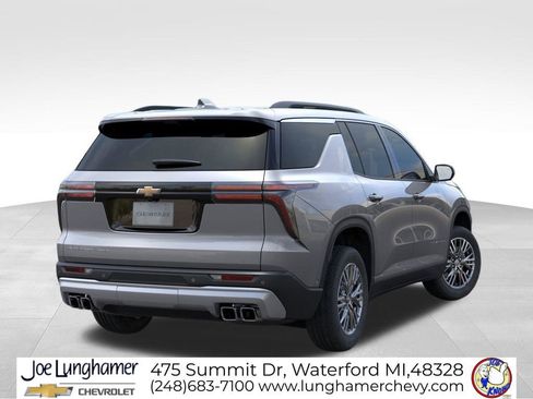 New 2026 Chevrolet Traverse LT w/ Driver Confidence Package AWD/4WD image 4
