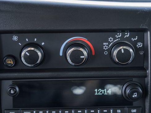 Used 2023 GMC Savana 2500 image 25