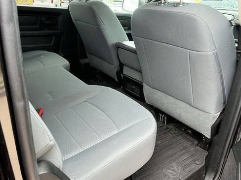Used 2017 RAM 1500 Express image 21