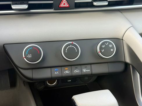 New 2026 Hyundai Elantra SE image 15