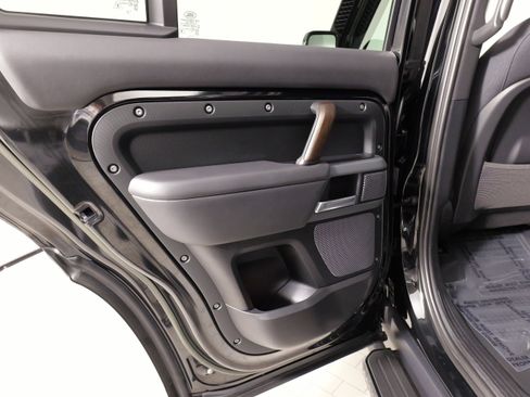Used 2023 Land Rover Defender 110 X AWD/4WD image 38