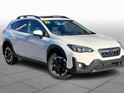 Used 2021 Subaru Crosstrek 2.0i Premium w/ Moonroof Package image 4