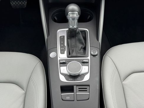 Used 2018 Audi A3 e-tron Prestige image 14