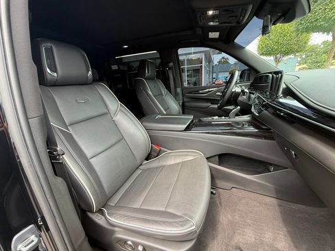 Used 2023 Cadillac Escalade ESV Sport w/ LPO, ONYX Package RWD image 18