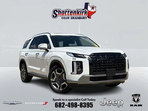 Used 2024 Hyundai Palisade SEL w/ Premium Package FWD image 1
