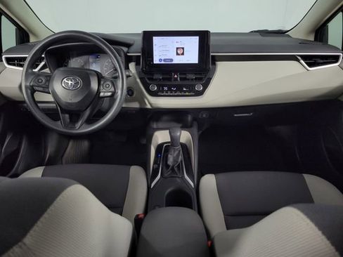 Used 2025 Toyota Corolla LE image 32