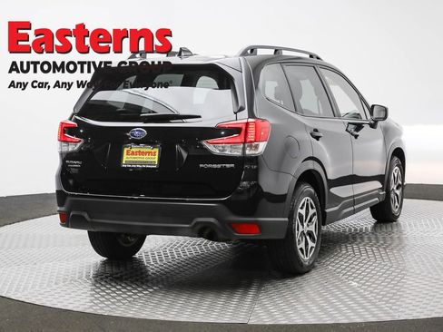 Used 2023 Subaru Forester Premium AWD/4WD image 5