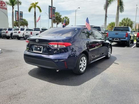 Used 2025 Toyota Corolla LE w/ Convenience Package FWD image 11