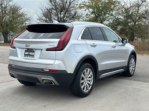 Used 2022 Cadillac XT4 Premium Luxury w/ Safety Alert Package image 8