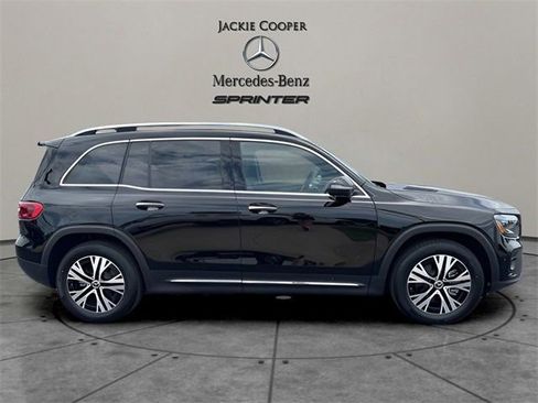 New 2025 Mercedes-Benz GLB 250 image 6