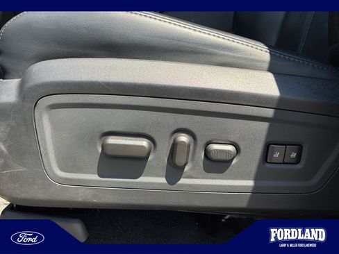 Used 2017 Lincoln Navigator Select AWD/4WD image 14