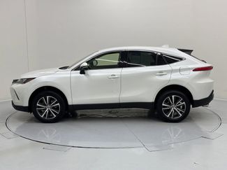 Used 2022 Toyota Venza LE video 2