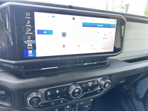 Used 2025 Jeep Wrangler Unlimited Sport AWD/4WD image 17