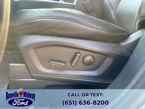 Used 2023 Ford Explorer XLT w/ Equipment Group 202A AWD/4WD image 28