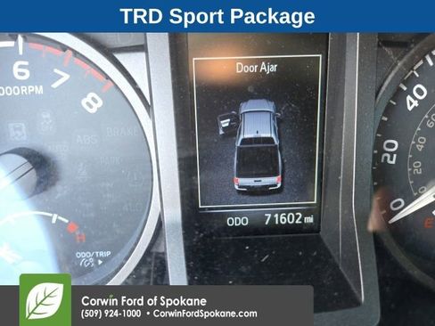 Used 2016 Toyota Tacoma TRD Sport image 4