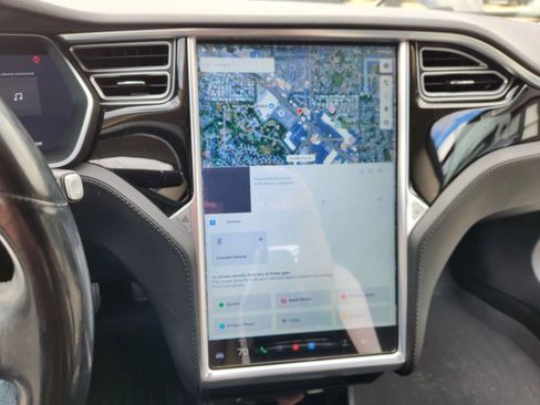 Used 2015 Tesla Model S 85D image 21