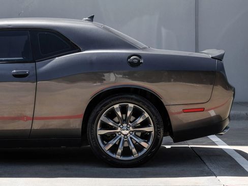 Used 2015 Dodge Challenger R/T Plus RWD image 18