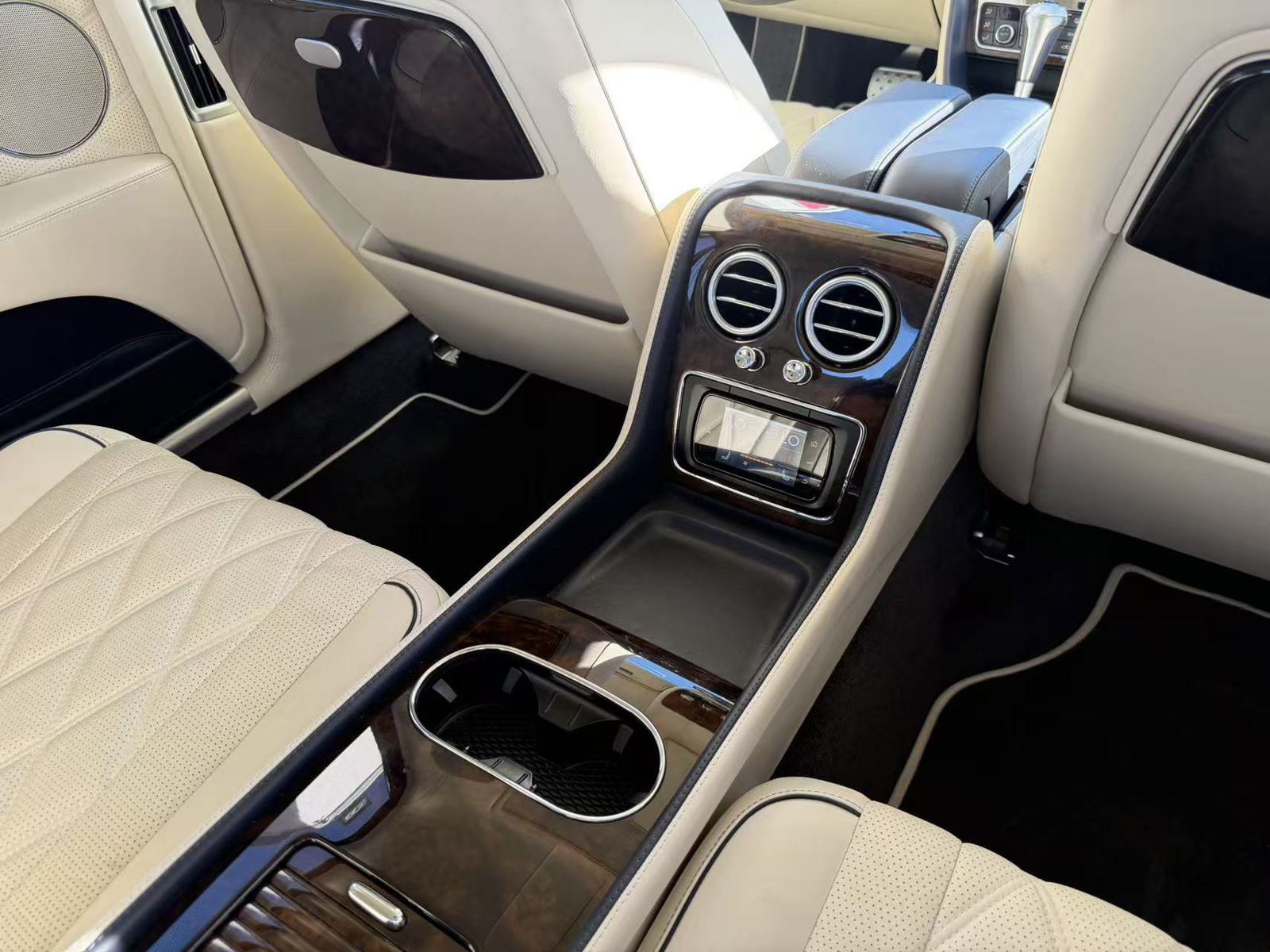 Used 2014 Bentley Flying Spur W12 AWD/4WD image 19