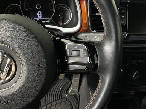 Used 2013 Volkswagen Beetle Turbo FWD image 26