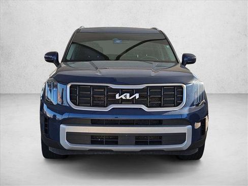 Used 2024 Kia Telluride S w/ S Sunroof Package image 2