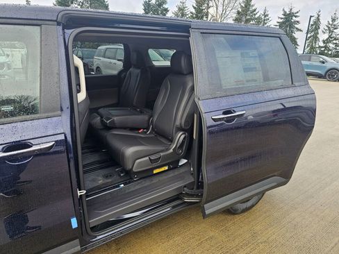 New 2026 Kia Carnival image 22