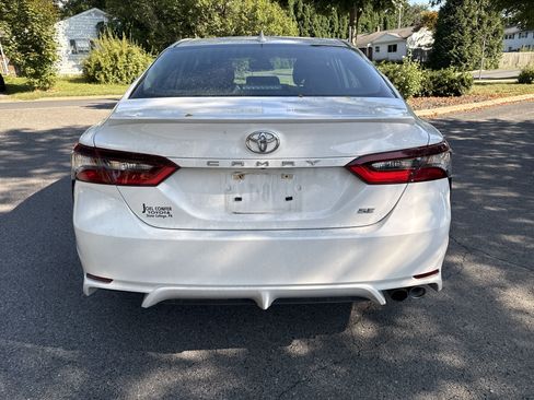 Used 2022 Toyota Camry SE w/ Cold Weather Package image 11