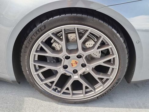 Used 2025 Porsche 911 Carrera image 12