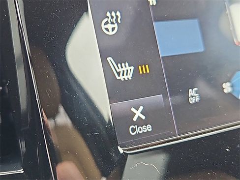 Used 2020 Volvo XC40 T5 Momentum w/ Protection Package Premier image 20