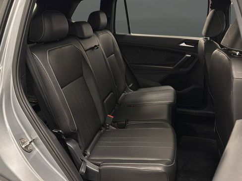 Used 2024 Volkswagen Tiguan SE R-Line image 9