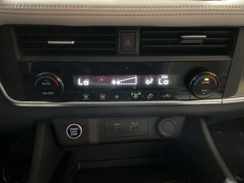 Used 2023 Nissan Rogue SV AWD/4WD image 25