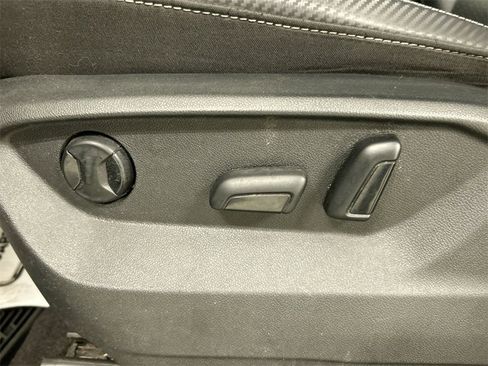 Used 2021 Volkswagen Atlas Cross Sport SE image 10