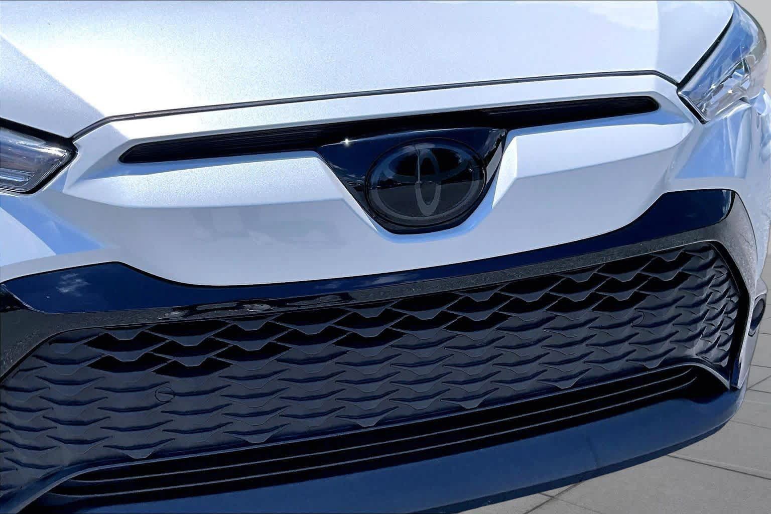 Used 2023 Toyota Corolla Cross AWD Hybrid image 29